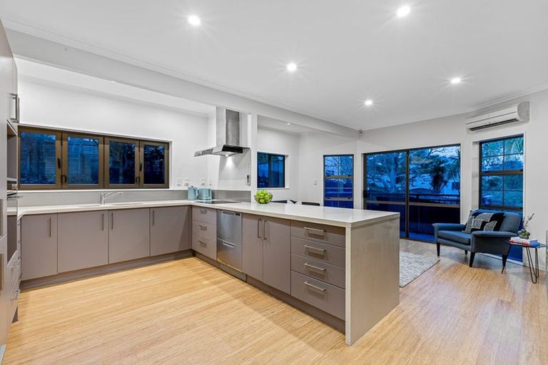 Photo of property in 17 Noumea Place, Mairangi Bay, Auckland, 0630