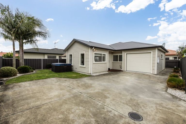 Photo of property in 2 Warwick Crescent, Taradale, Napier, 4112