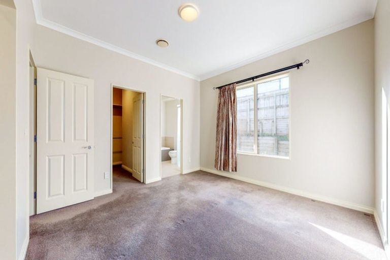 Photo of property in 82 Amesbury Drive, Churton Park, Wellington, 6037