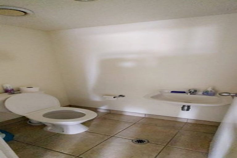 Photo of property in 4h/10 Crown Lynn Place, New Lynn, Auckland, 0600