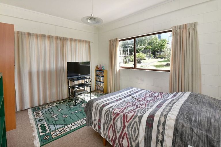 Photo of property in 1/9 Red Beach Road, Red Beach, 0932