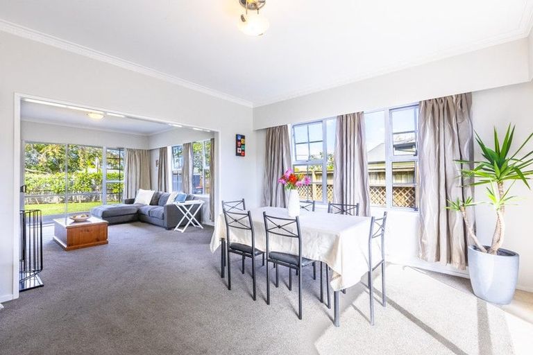 Photo of property in 114 Avondale Road, Taradale, Napier, 4112