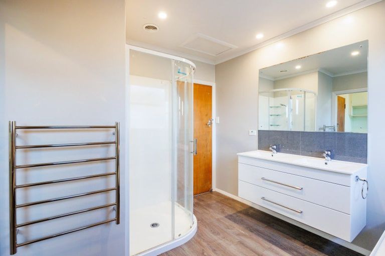 Photo of property in 26 Stephens Crescent, Highbury, Palmerston North, 4412