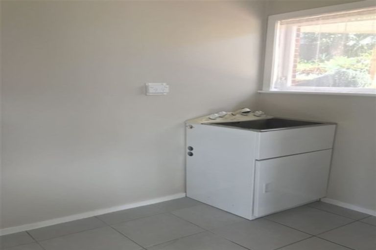 Photo of property in 19 Hartley Terrace, Massey, Auckland, 0614