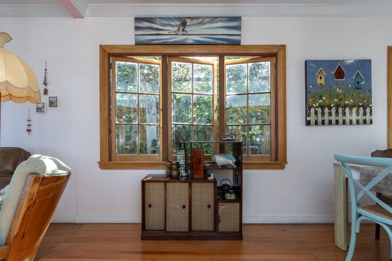 Photo of property in 5 Golf Road, Paraparaumu Beach, Paraparaumu, 5032