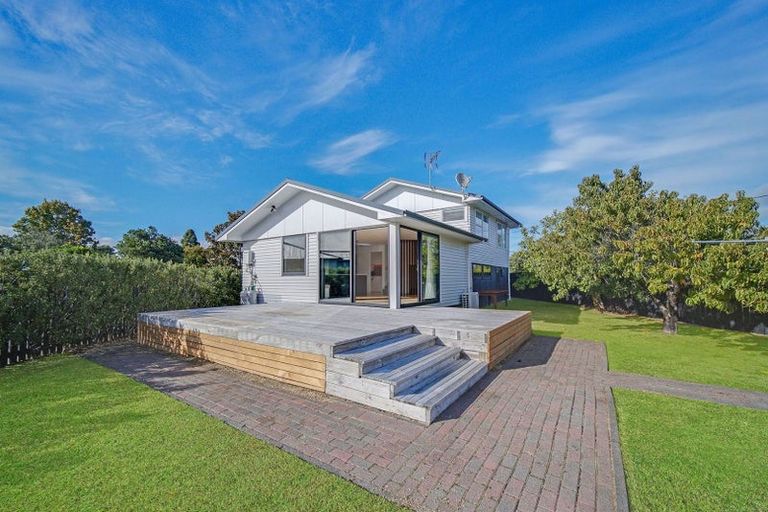 Photo of property in 36 Rewarewa Road, Te Atatu Peninsula, Auckland, 0610