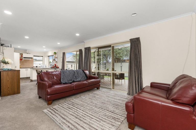 Photo of property in 13 Flemington Place, Taradale, Napier, 4112