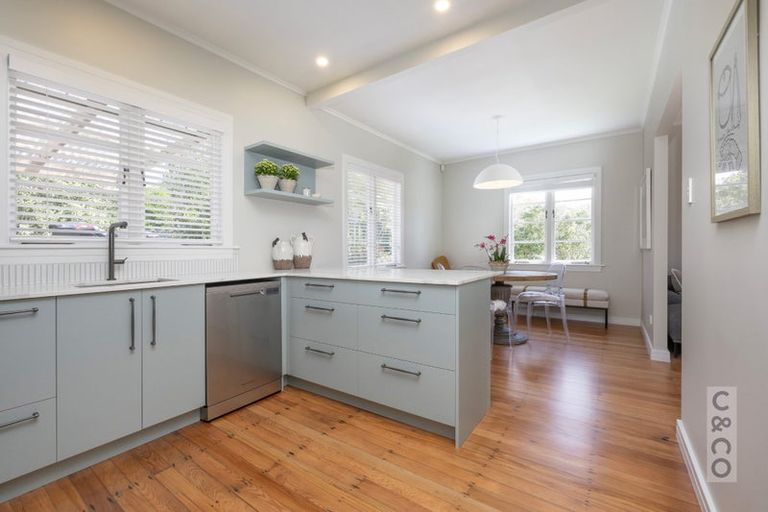 Photo of property in 29 Cambridge Road, Riverhead, 0820