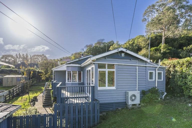 Photo of property in 7 Dickson Street, Macandrew Bay, Dunedin, 9014