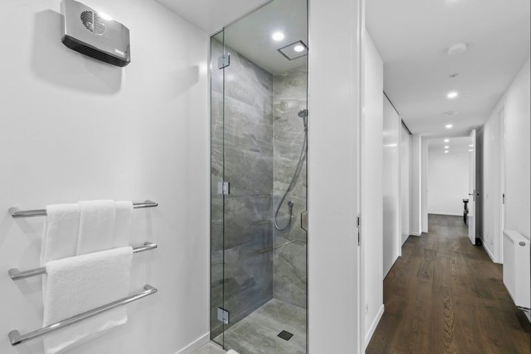 Photo of property in 1 Highlands Close, Queenstown, 9300