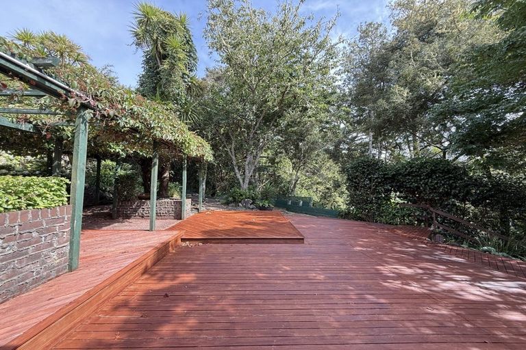 Photo of property in 11 Hebe Place, Birkenhead, Auckland, 0626