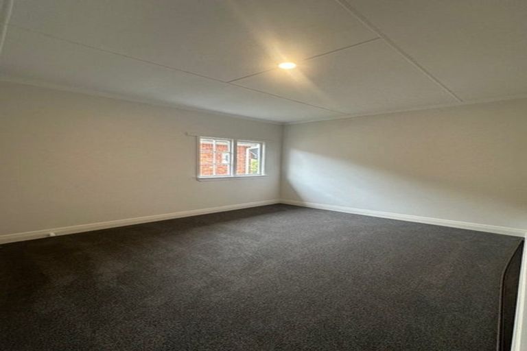 Photo of property in 29 Onewa Road, Northcote, Auckland, 0627