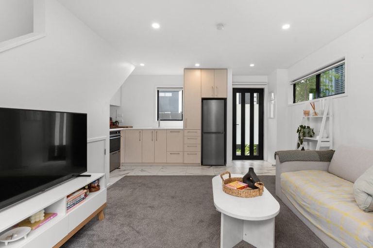Photo of property in 2/41 Gracefield Avenue, Christchurch Central, Christchurch, 8013