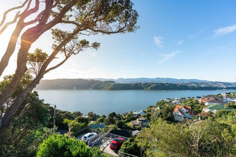 Photo of property in 154 Grafton Road, Roseneath, Wellington, 6011