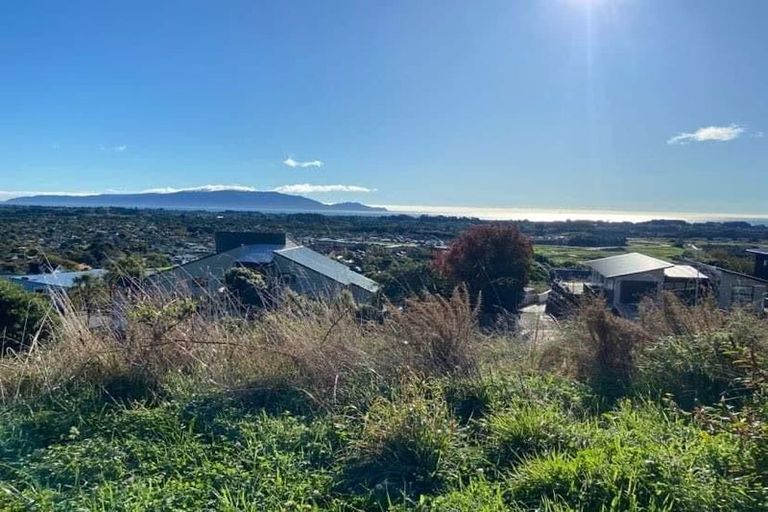 Photo of property in 73 Kotare Street, Waikanae, 5036