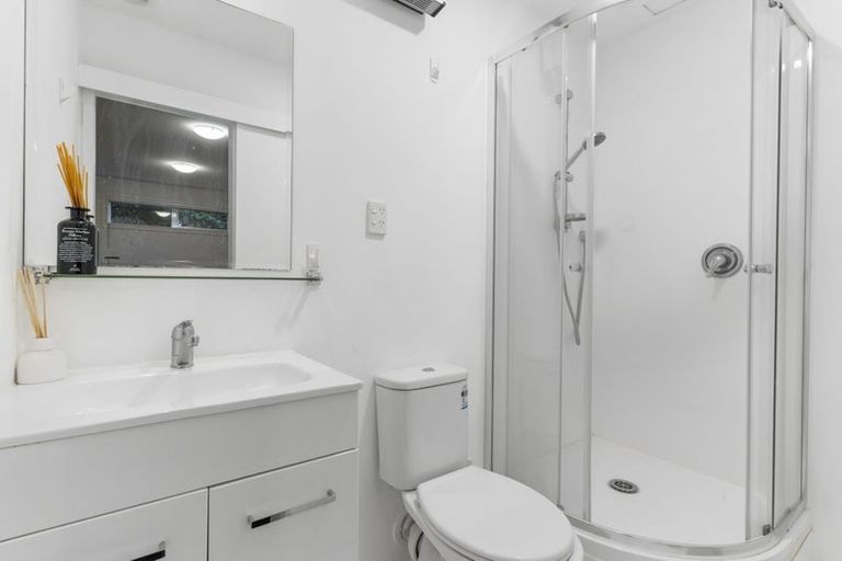 Photo of property in 47 Huka Road, Birkenhead, Auckland, 0626