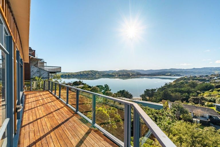 Photo of property in 12 The Anchorage, Whitby, Porirua, 5024