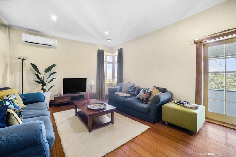 Photo of property in 12 Veronica Street, Brooklyn, Wellington, 6021