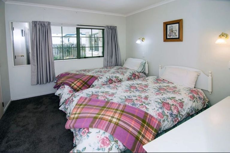 Photo of property in 52 Cambridge Terrace, Masterton, 5810