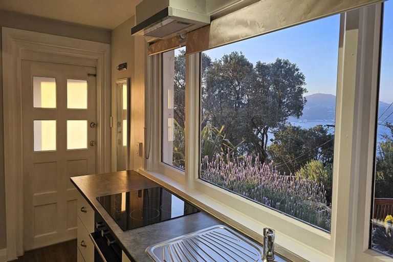 Photo of property in 8 Roseneath Terrace, Roseneath, Wellington, 6011