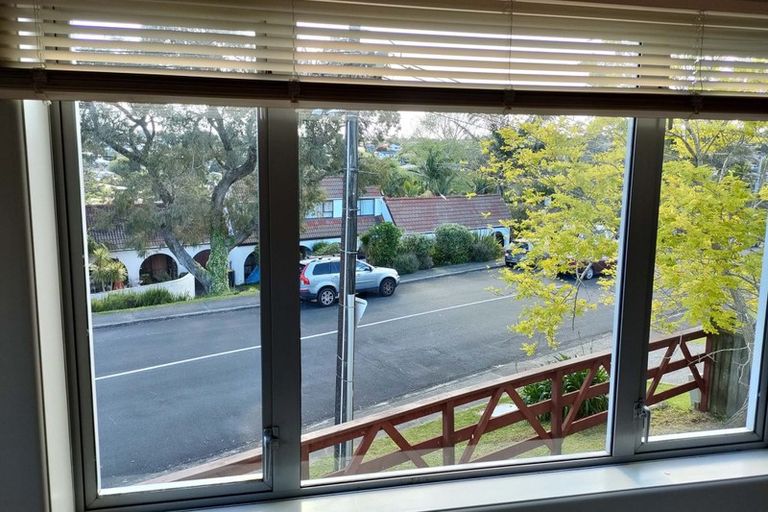 Photo of property in 15 Marsh Avenue, Forrest Hill, Auckland, 0620