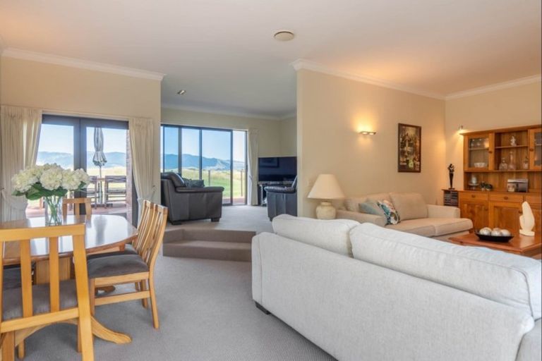 Photo of property in 58 Golf Road, Paraparaumu Beach, Paraparaumu, 5032