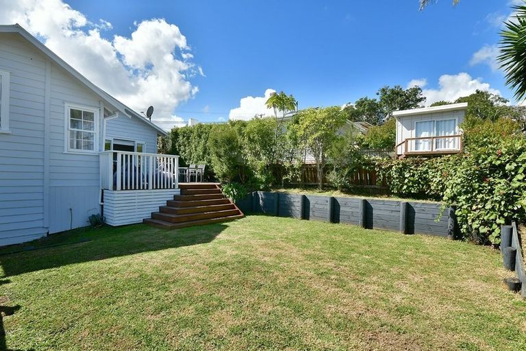 Photo of property in 43 Puriri Street, Helensville, 0800