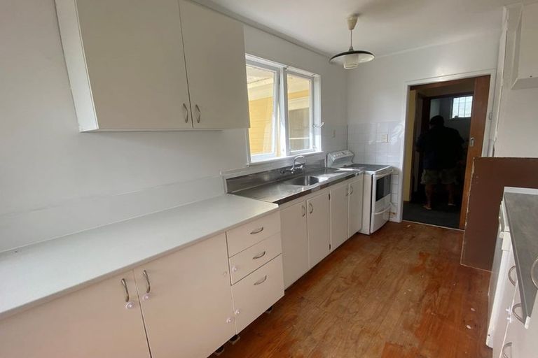 Photo of property in 2 President Avenue, Papakura, 2110