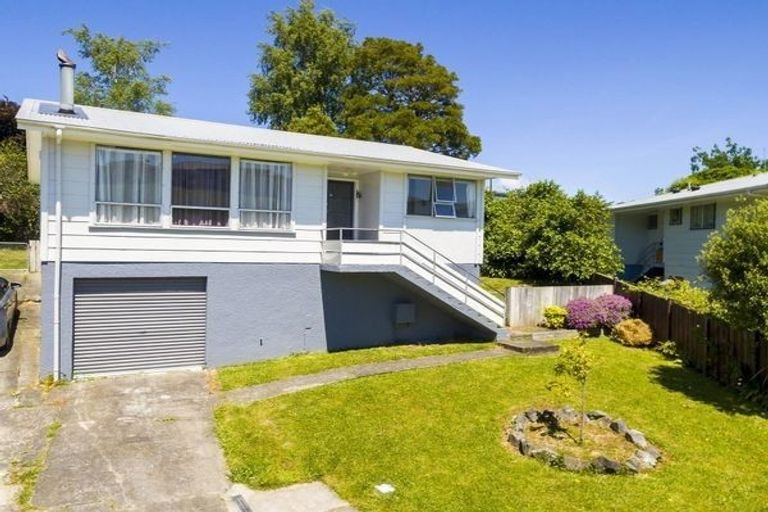 Photo of property in 51 Blueberry Grove, Timberlea, Upper Hutt, 5018