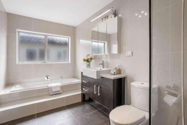 Photo of property in 126c Wellington Street, Howick, Auckland, 2014