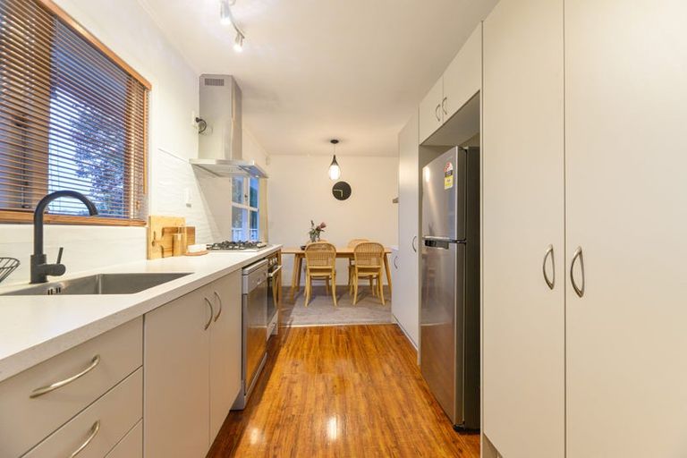 Photo of property in 42 Hereford Street, Te Atatu Peninsula, Auckland, 0610