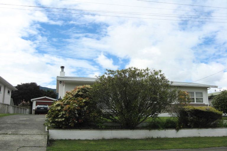 Photo of property in 4 Derby Street, Stoke, Nelson, 7011