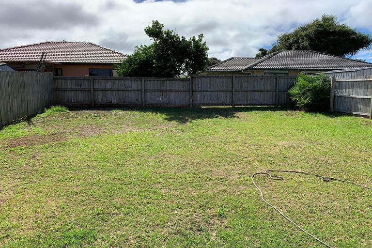 Photo of property in 16 Secoia Crescent, Mangere, Auckland, 2022