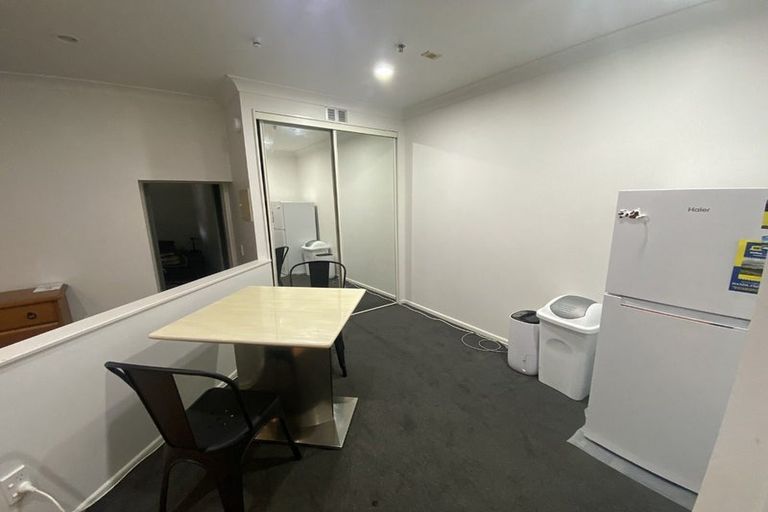 Photo of property in Terrace Garden Apartments, 2d/120 The Terrace, Wellington Central, Wellington, 6011