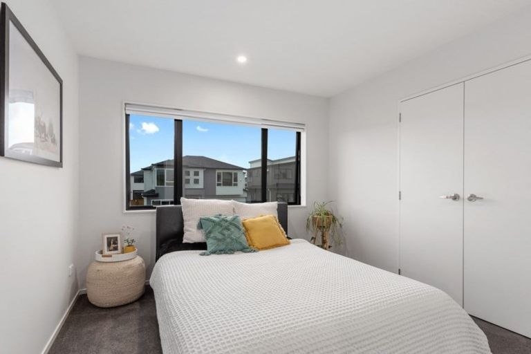 Photo of property in 28 Kearns Drive, Hobsonville, Auckland, 0616