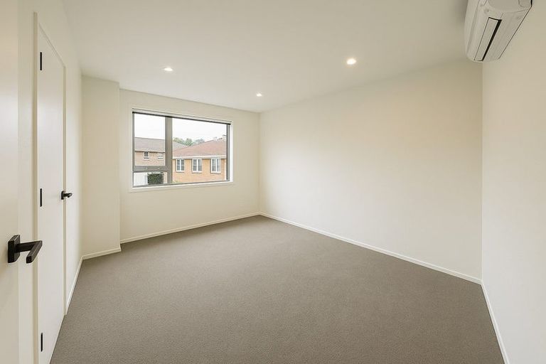 Photo of property in 2/7 Chevis Place, Pakuranga, Auckland, 2010
