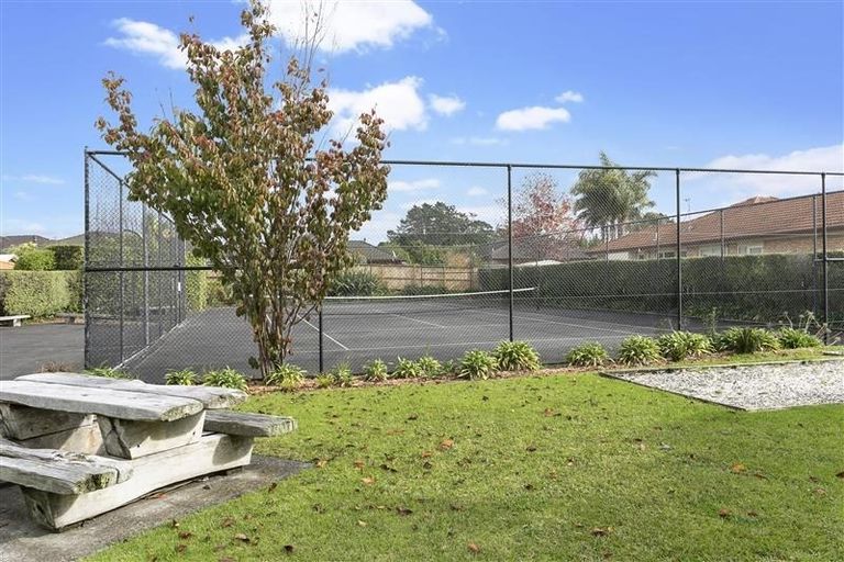 Photo of property in 14 Russett Grove, Henderson, Auckland, 0612