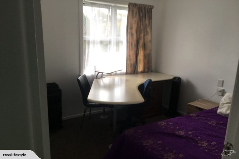 Photo of property in 3 Statesman Street, Henderson, Auckland, 0612
