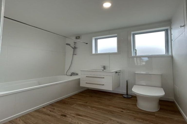 Photo of property in 6 Adel Place, Weymouth, Auckland, 2103