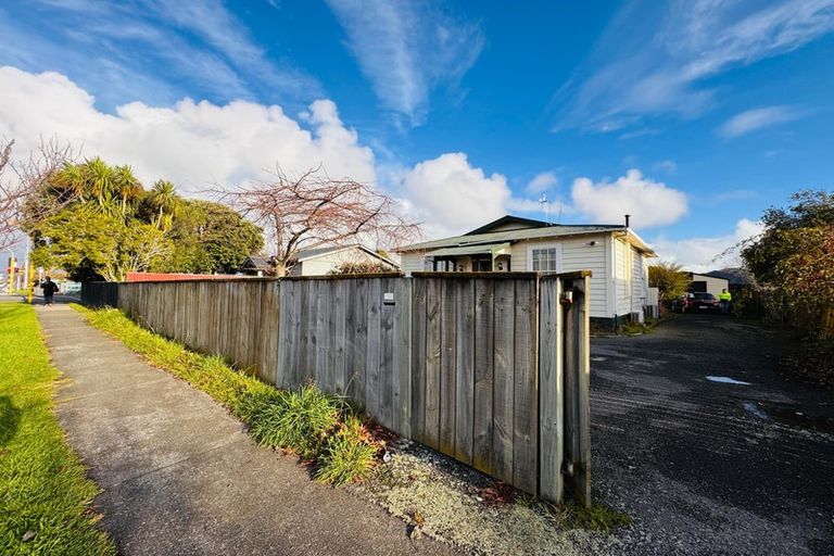Photo of property in 74 Milson Line, Milson, Palmerston North, 4414