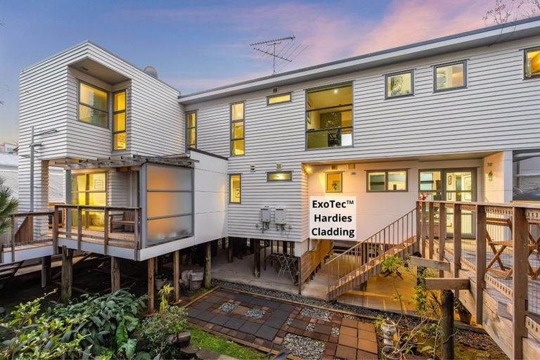 Photo of property in 21a Lyons Avenue, Murrays Bay, Auckland, 0630