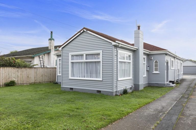 Photo of property in 23 Saint Ronans Avenue, Waterloo, Lower Hutt, 5011