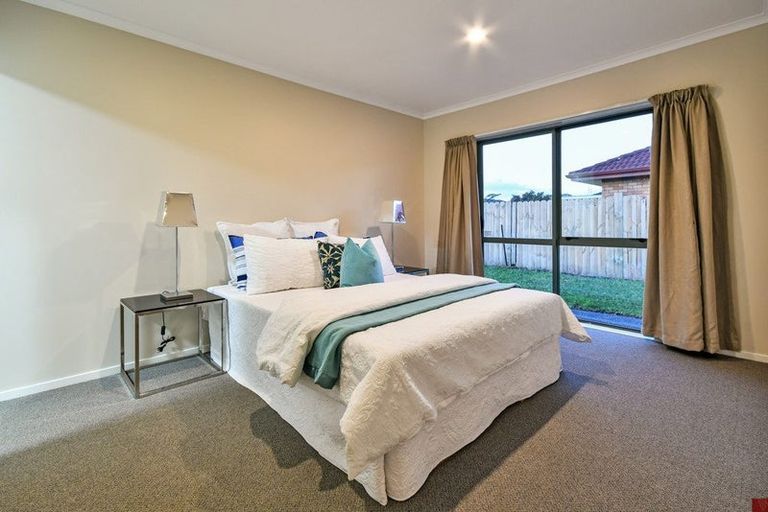 Photo of property in 10 Rock Daisy Crescent, Mangere, Auckland, 2022