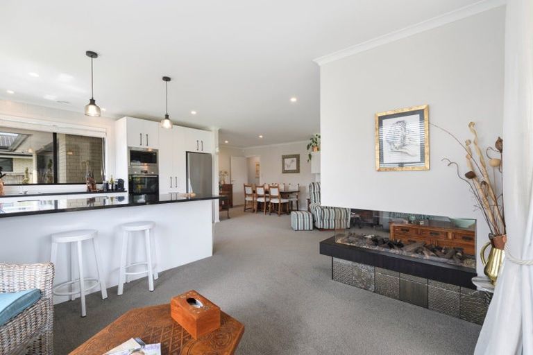 Photo of property in 2 Vesey Drive, Katikati, 3129