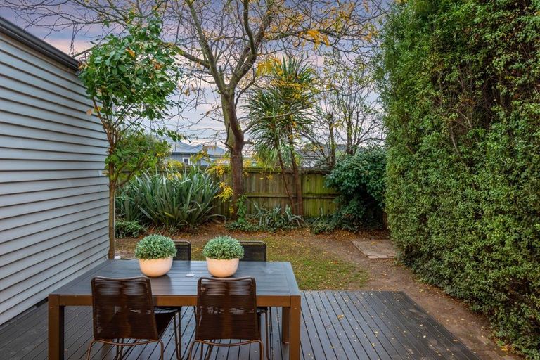 Photo of property in 112 Cranford Street, St Albans, Christchurch, 8014