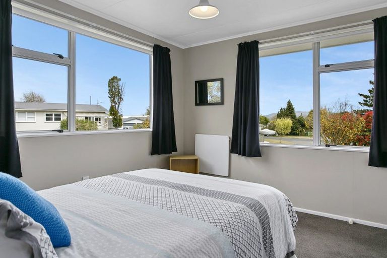 Photo of property in 21 Ward Place, Richmond Heights, Taupo, 3330