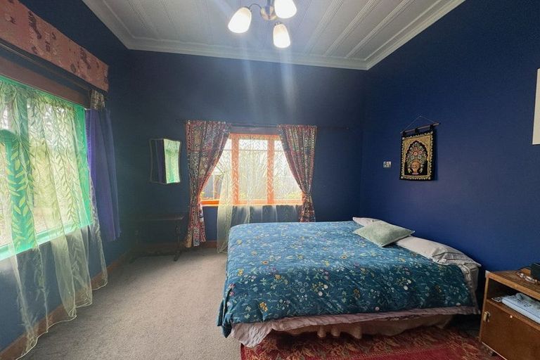 Photo of property in 5 Whitaker Street, Waitara, 4320