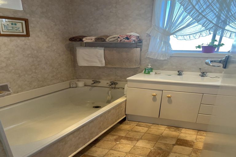 Photo of property in 1 Maple Avenue, Dinsdale, Hamilton, 3204