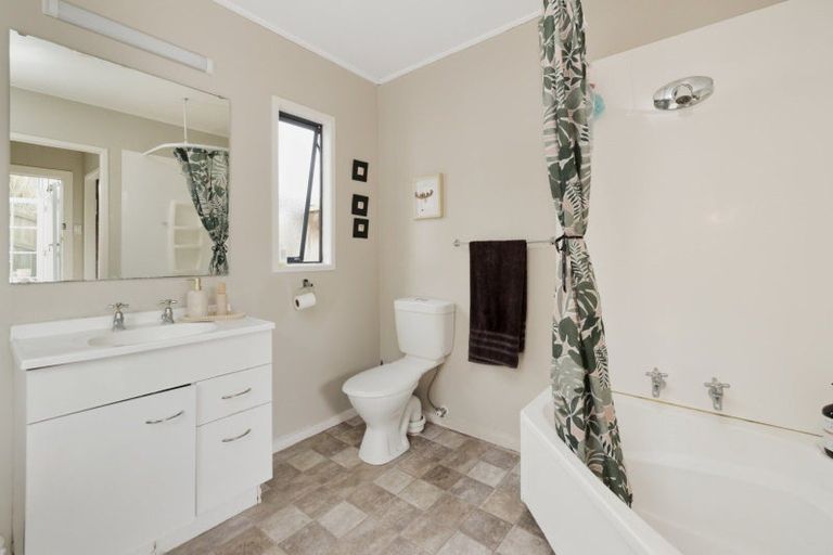 Photo of property in 16 Little Waihi Road, Maketu, 3189