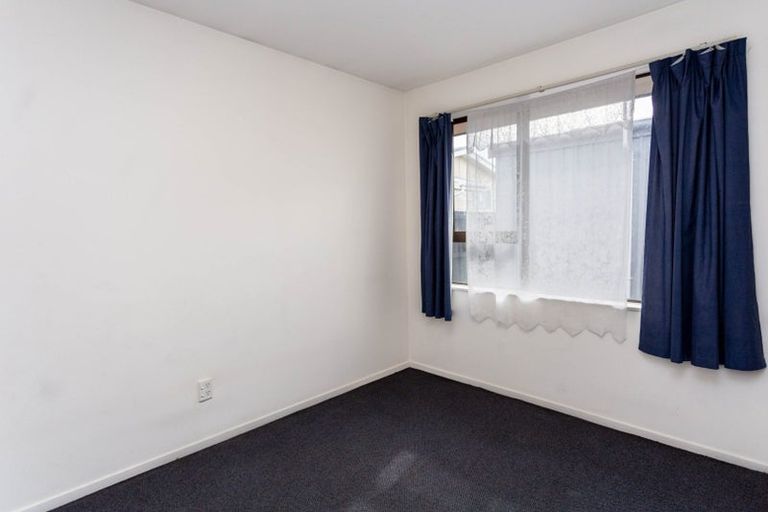 Photo of property in 2 Dickson Crescent, Hornby, Christchurch, 8042
